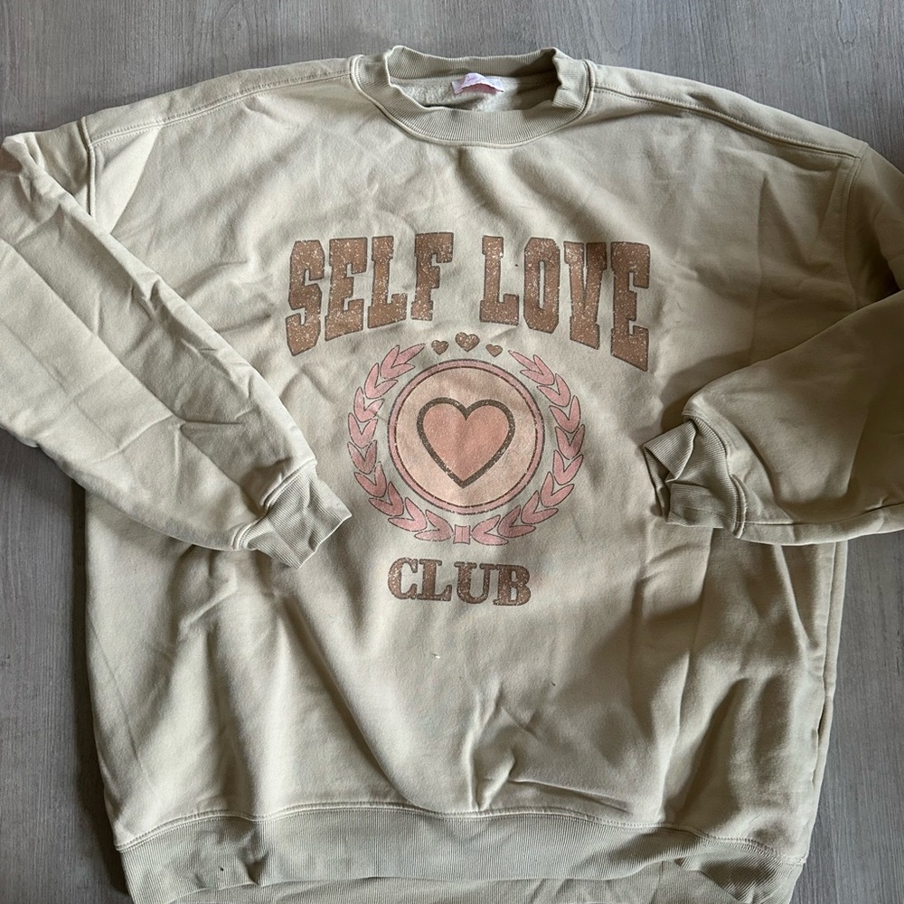 Pink Lily Cream Crewneck Sweatshirt with Pink Graphic